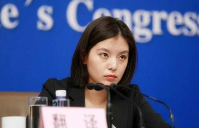 最美翻譯官?gòu)埦?才華與顏值并存的國(guó)際對(duì)話橋梁